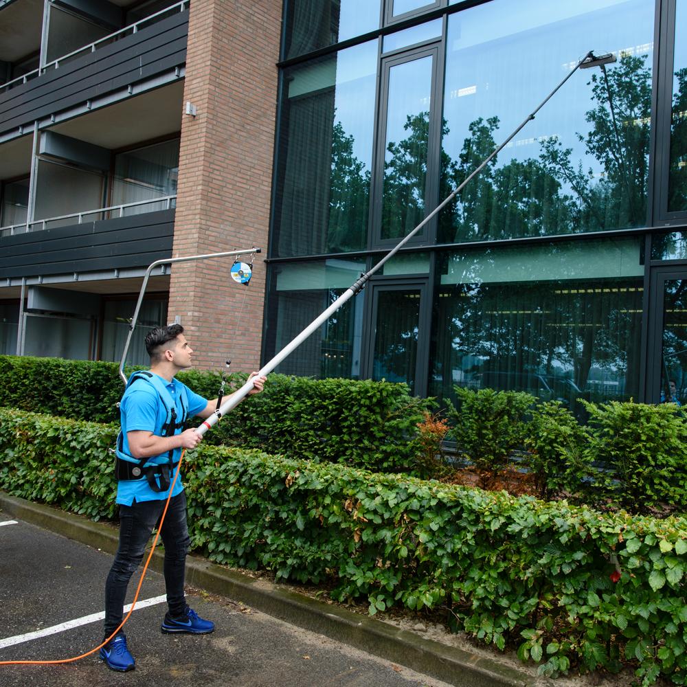 i-suit window cleaning